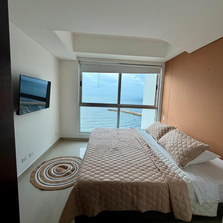 Cómodo y muy bien ubicado apartamento frente al mar - Three-Bedroom Apartment - 20