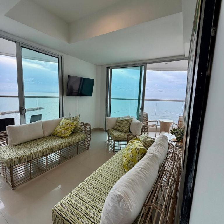 Cómodo y muy bien ubicado apartamento frente al mar - Three-Bedroom Apartment - 22