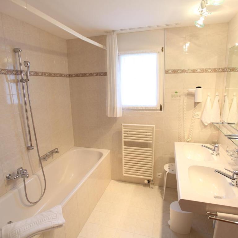 Typically Swiss Hotel Altana - Suite - 5
