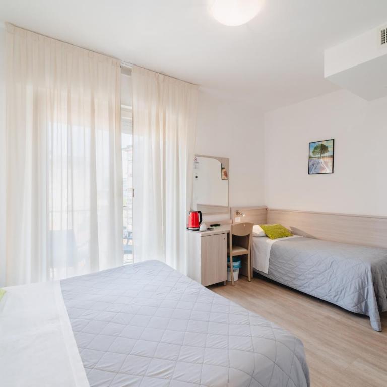 Hotel Anny - Camera Tripla Economy con Bagno - 4