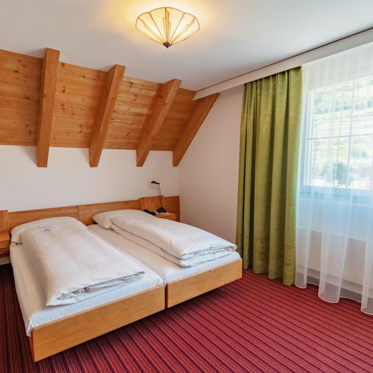 Typically Swiss Hotel Altana - Deluxe Doppelzimmer - 4