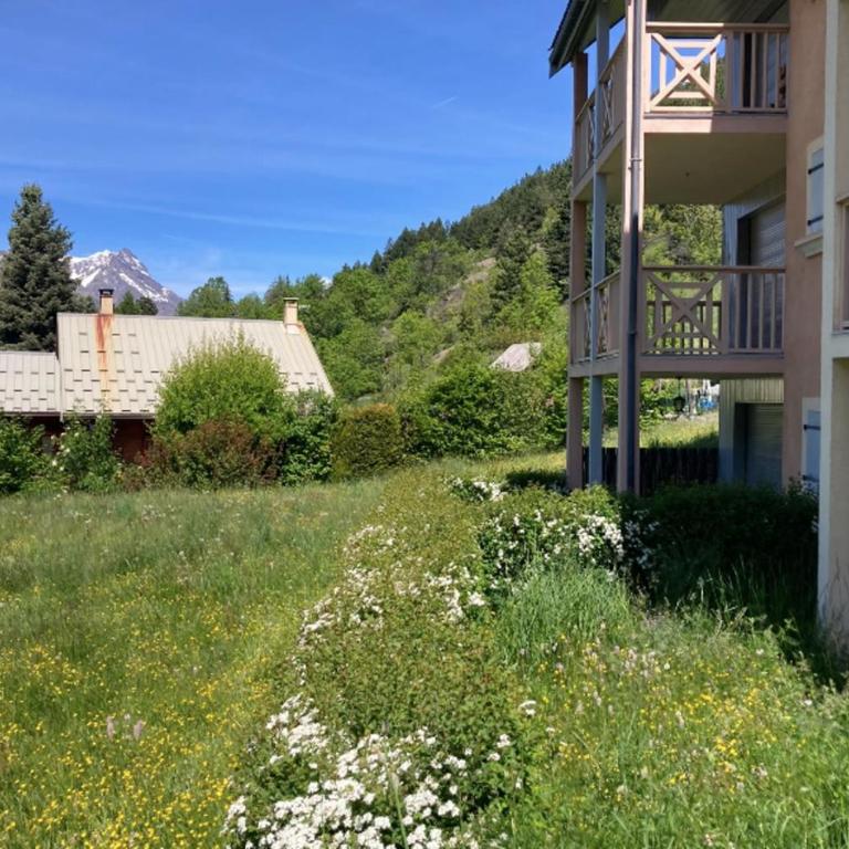 Appartement chaleureux avec vue sur les montagnes - Appartement - 10