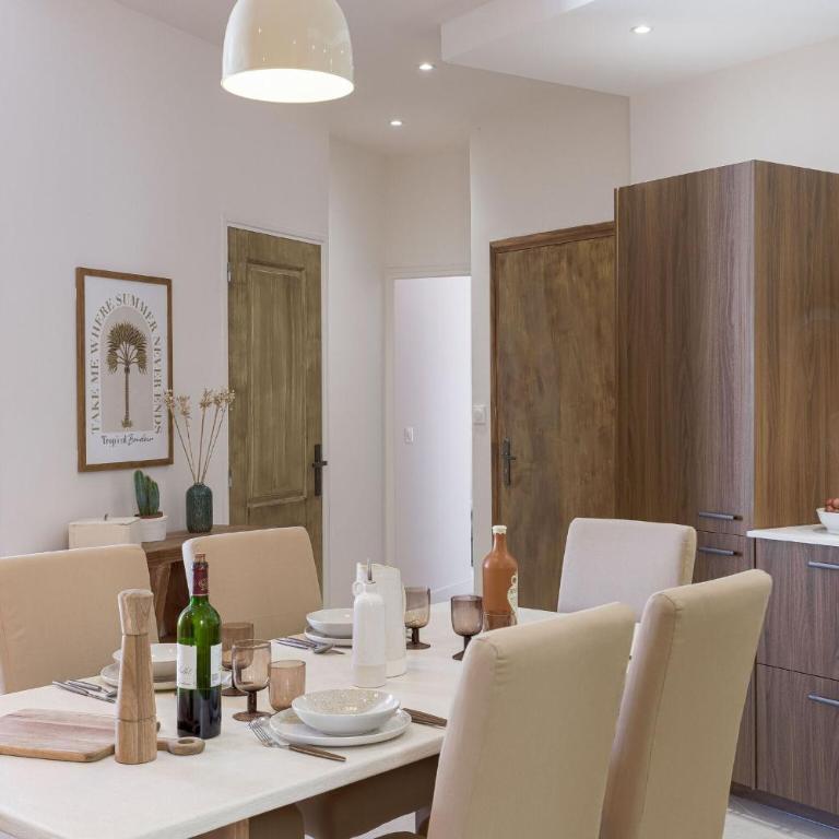 8 Rue Du Marché Forville - Appartement - 25