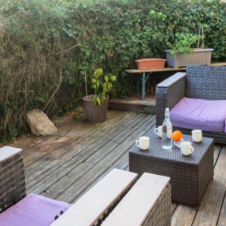 Apartment with terrace and views of the Pyrenees - Apartment - 2