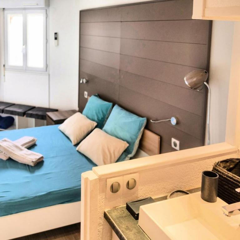 Apartment with terrace and views of the Pyrenees - Apartment - 7