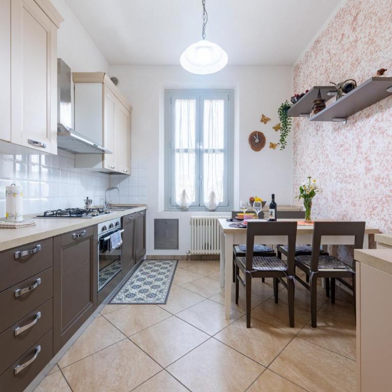 GuestHost - Bright and Cozy Apartment with Parking - Appartamento con 1 Camera da Letto - 2