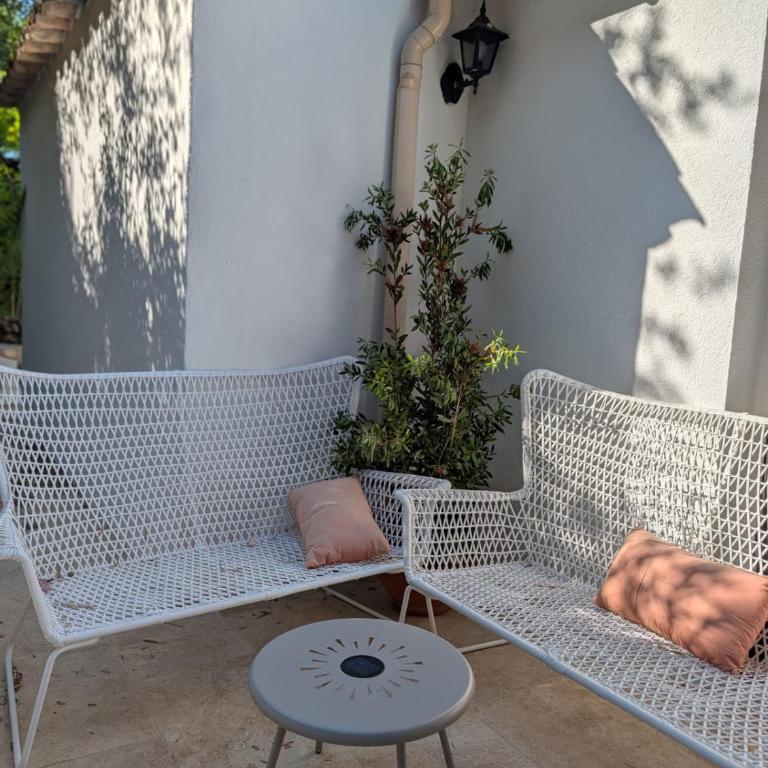 Le Provençal, Terrasse privée, Piscine 4 pers - Apartment mit 1 Schlafzimmer - 13