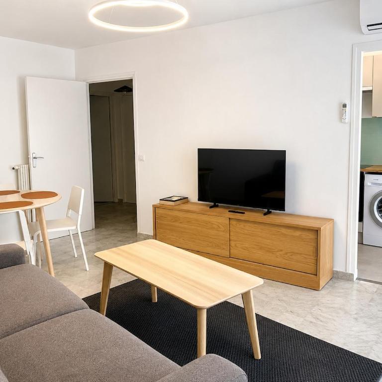 Appartement à 3min à pieds des plages - Studio Lit Queen-Size - 1