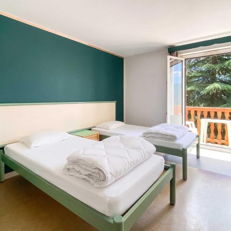 Auberge de jeunesse HI Valdeblore - Le Chalet - Chambre Lits Jumeaux avec Salle de Bains Privative - 5