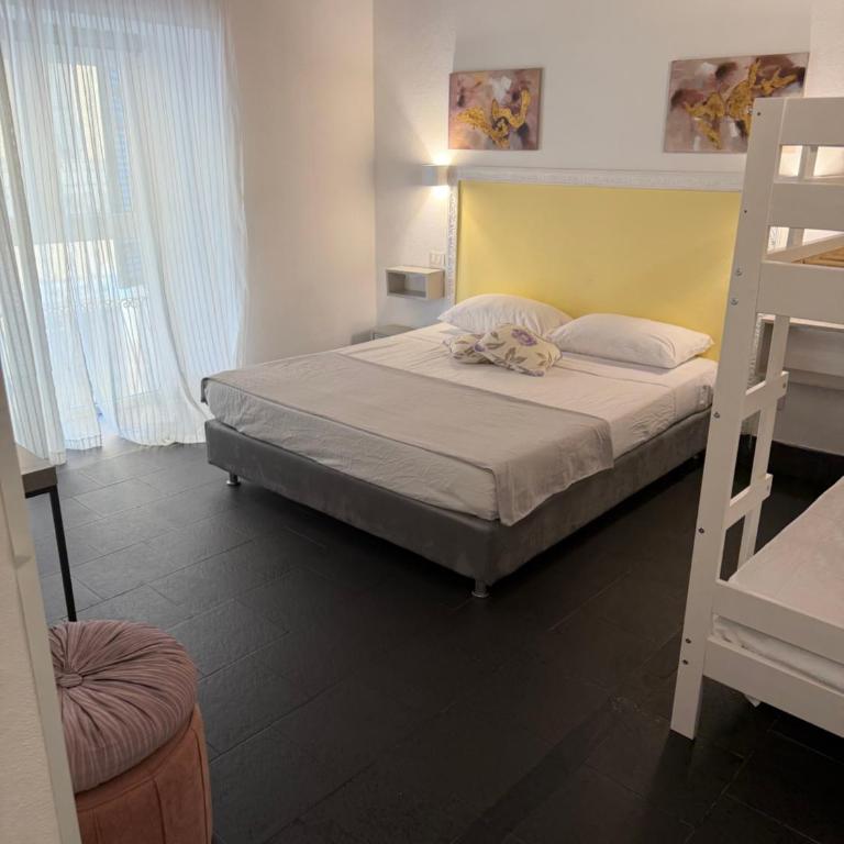 City Center Rooms Corso Cavour - Economy Quadruple Room - 4