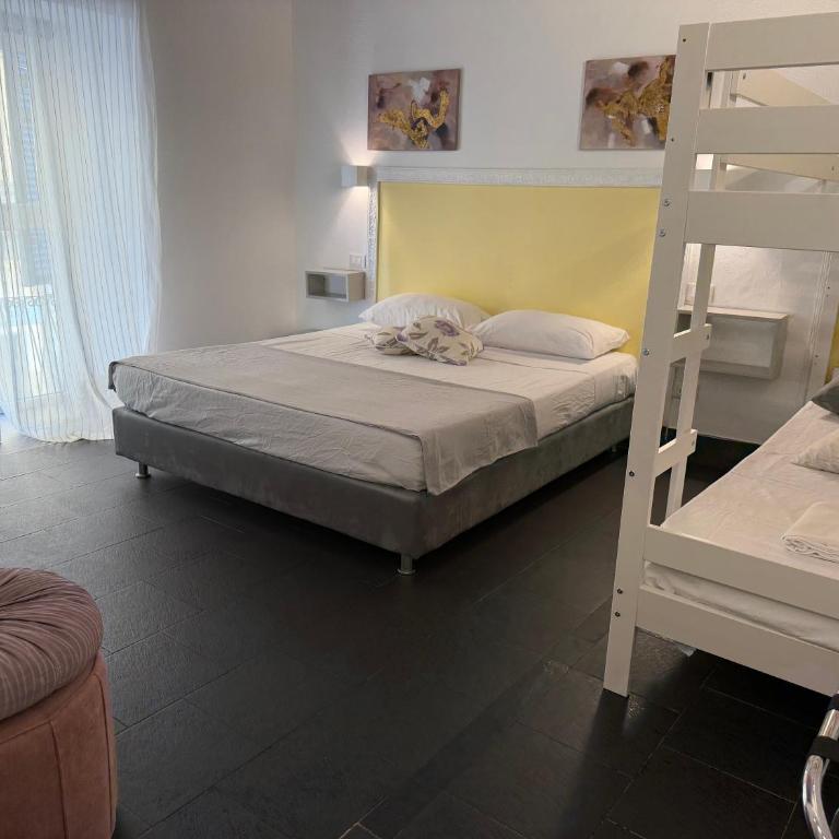 City Center Rooms Corso Cavour - Economy Quadruple Room - 3