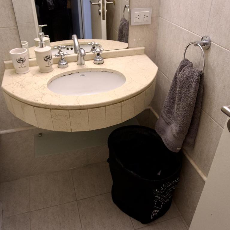 Excelente departamento en Puerto Madero - Apartamento de 2 dormitorios - 33
