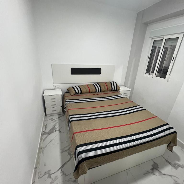 Gandía Jacuzzi Suites - Apartamento de 3 dormitorios - 12