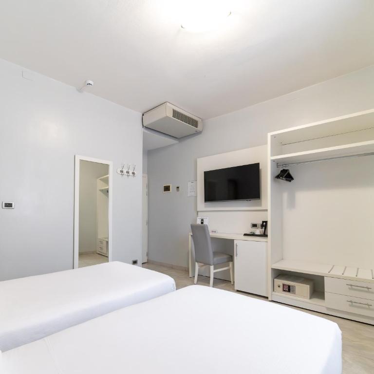 Hotel University - Camera Doppia con Letti Singoli - 4