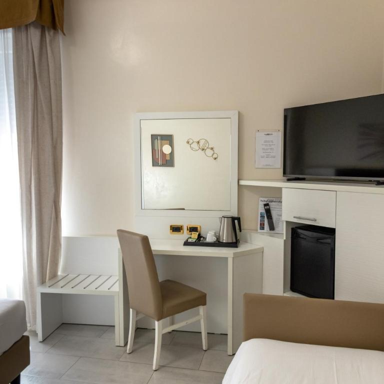 Hotel University - Camera Tripla - 7
