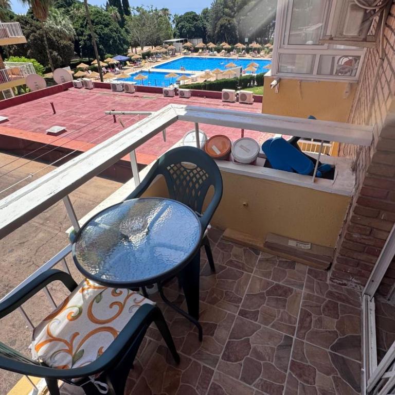 Estudio Hercules Con Vistas A la Piscina - Estudio con vistas a la piscina - 3