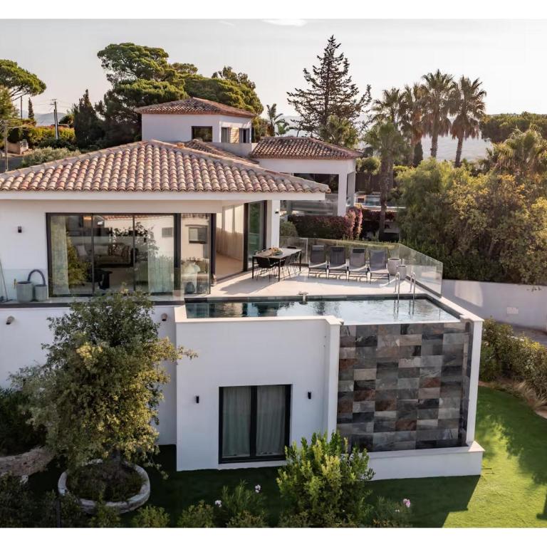 Maison d'été avec vue sur la mer en Saint-Maxim - Deluxe Villa - 20