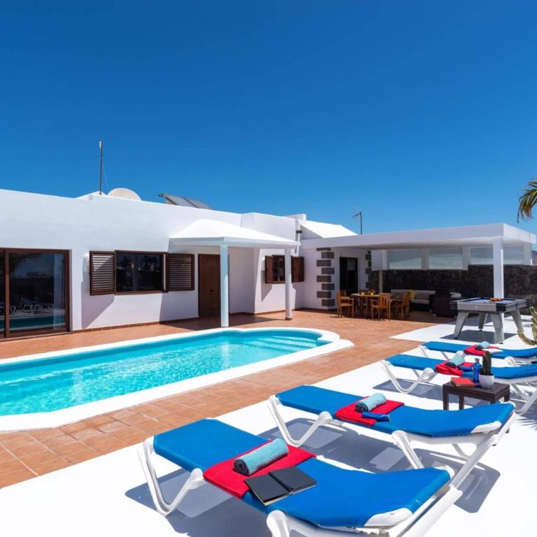 Villa Leon by Villa Plus - Villa - 15