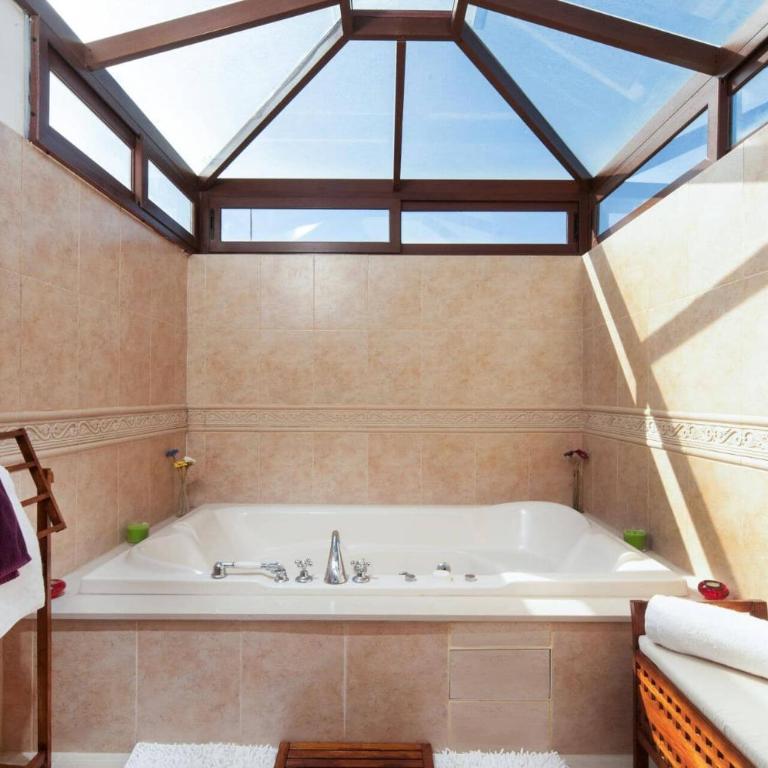 Villa Leon by Villa Plus - Villa - 17