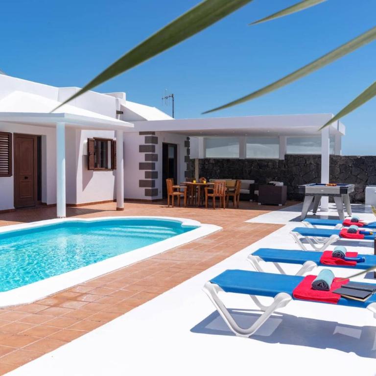 Villa Leon by Villa Plus - Villa - 24