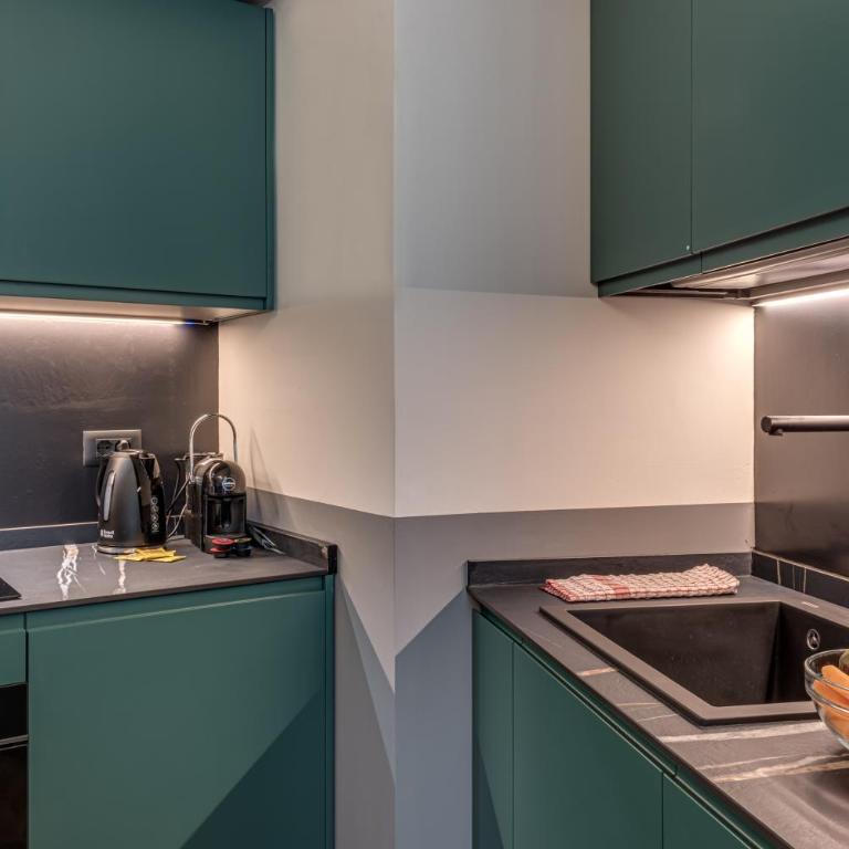 Albia Suites - Two-Bedroom Deluxe Apartment - 3