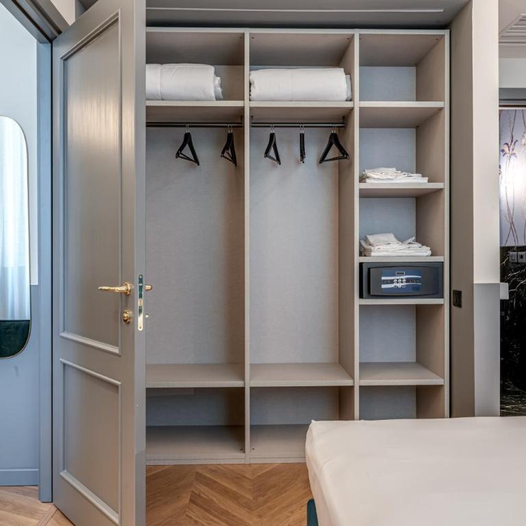 Albia Suites - Two-Bedroom Deluxe Apartment - 7