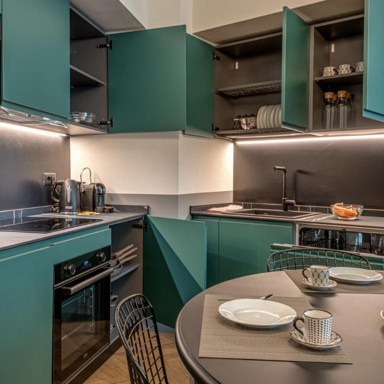 Albia Suites - Two-Bedroom Deluxe Apartment - 8