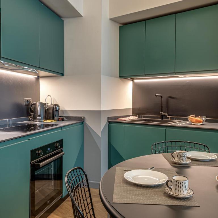 Albia Suites - Two-Bedroom Deluxe Apartment - 12