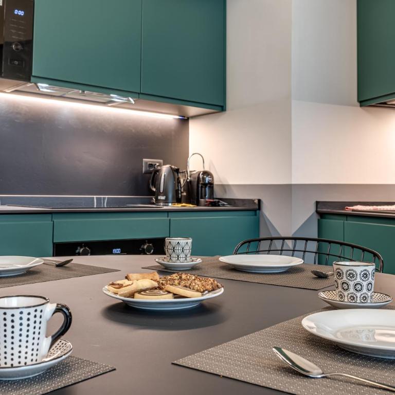 Albia Suites - Two-Bedroom Deluxe Apartment - 15