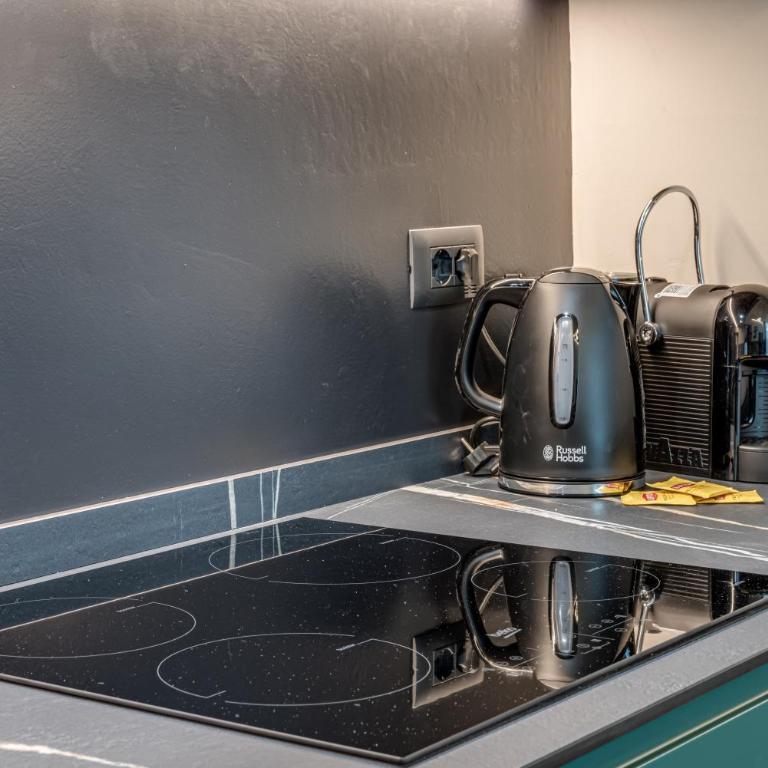 Albia Suites - Two-Bedroom Deluxe Apartment - 11