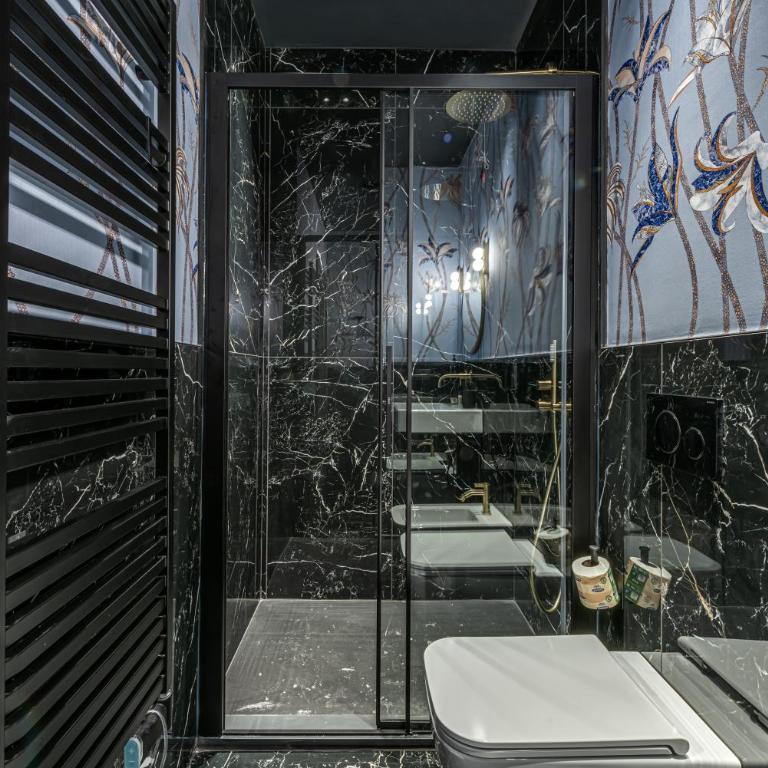 Albia Suites - Two-Bedroom Deluxe Apartment - 21