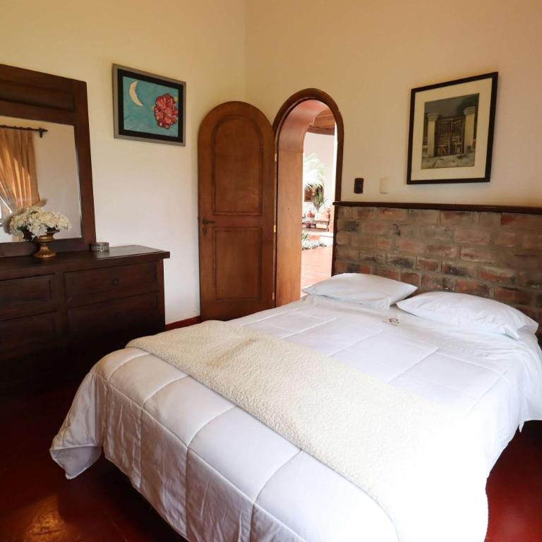 Spacious 12BR Stay with Pool BBQ in Pachacamac - Vacation Home - 7
