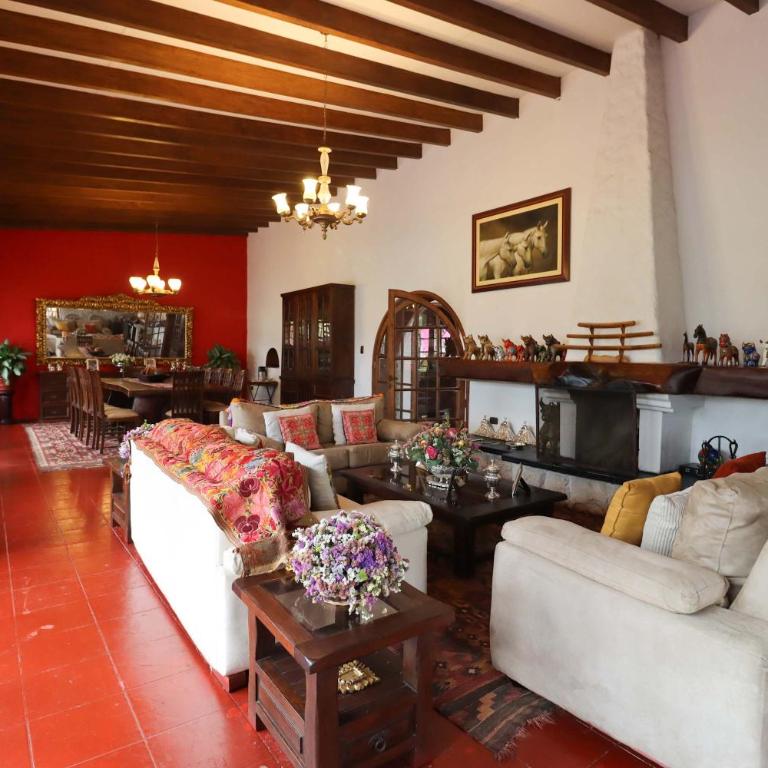 Spacious 12BR Stay with Pool BBQ in Pachacamac - Vacation Home - 14