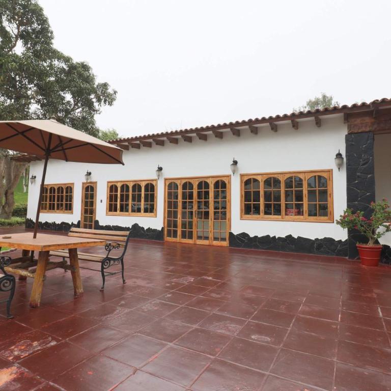 Spacious 12BR Stay with Pool BBQ in Pachacamac - Vacation Home - 15