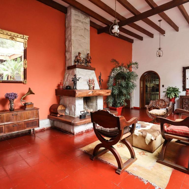 Spacious 12BR Stay with Pool BBQ in Pachacamac - Vacation Home - 24