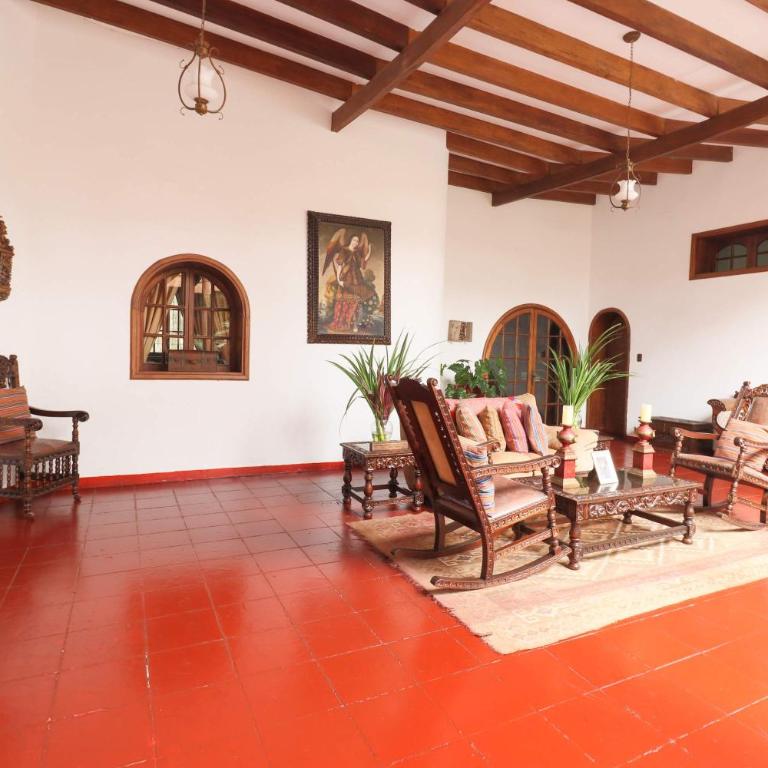 Spacious 12BR Stay with Pool BBQ in Pachacamac - Vacation Home - 28