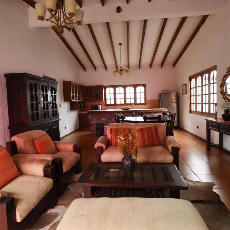 Spacious 12BR Stay with Pool BBQ in Pachacamac - Vacation Home - 30