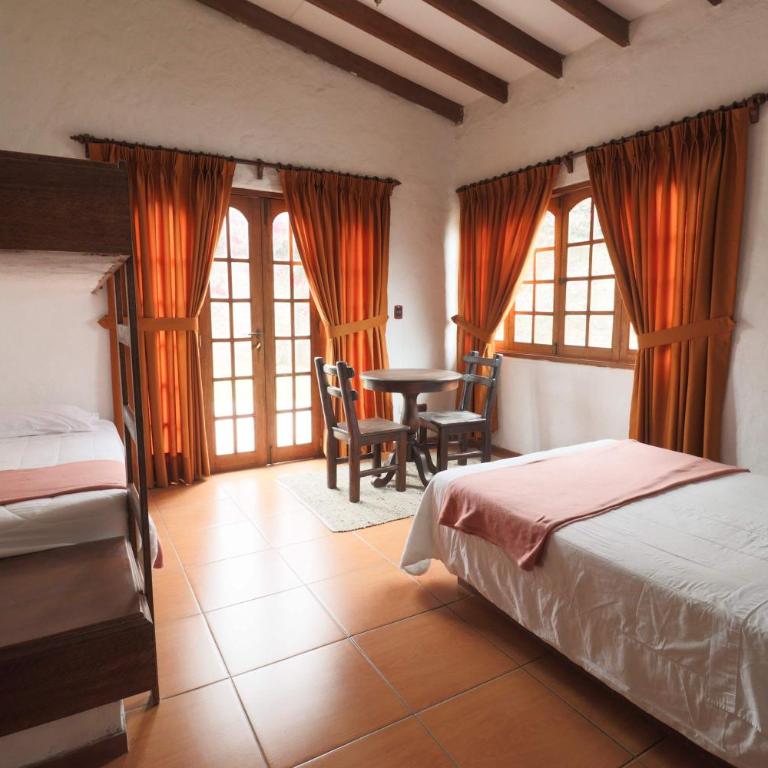 Spacious 12BR Stay with Pool BBQ in Pachacamac - Vacation Home - 32