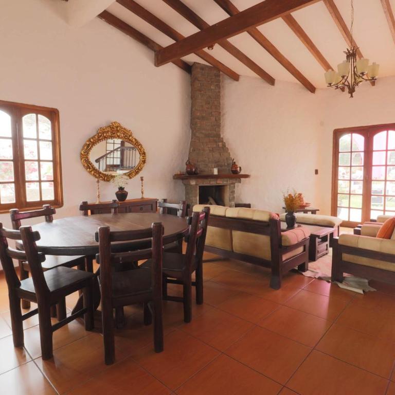 Spacious 12BR Stay with Pool BBQ in Pachacamac - Vacation Home - 33