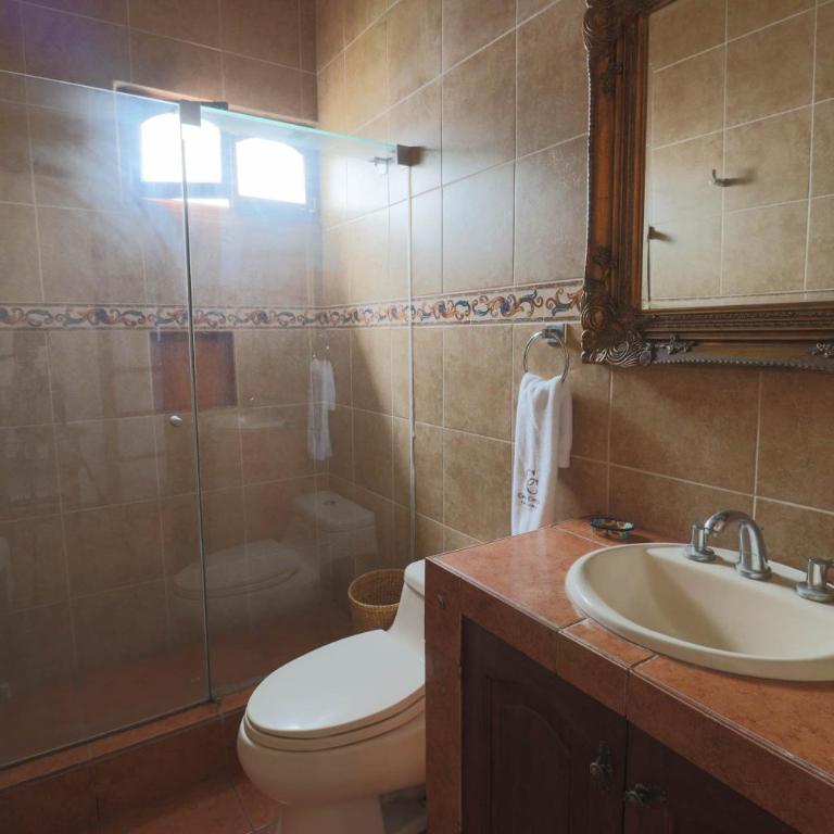 Spacious 12BR Stay with Pool BBQ in Pachacamac - Vacation Home - 34