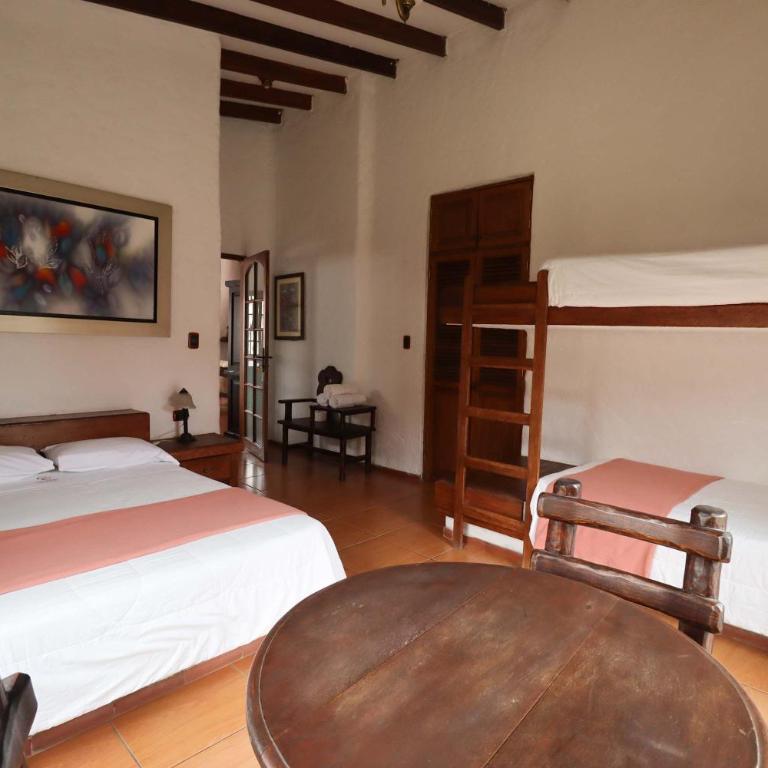 Spacious 12BR Stay with Pool BBQ in Pachacamac - Vacation Home - 36