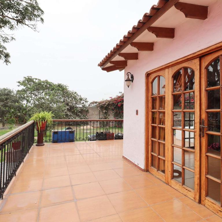Spacious 12BR Stay with Pool BBQ in Pachacamac - Vacation Home - 41