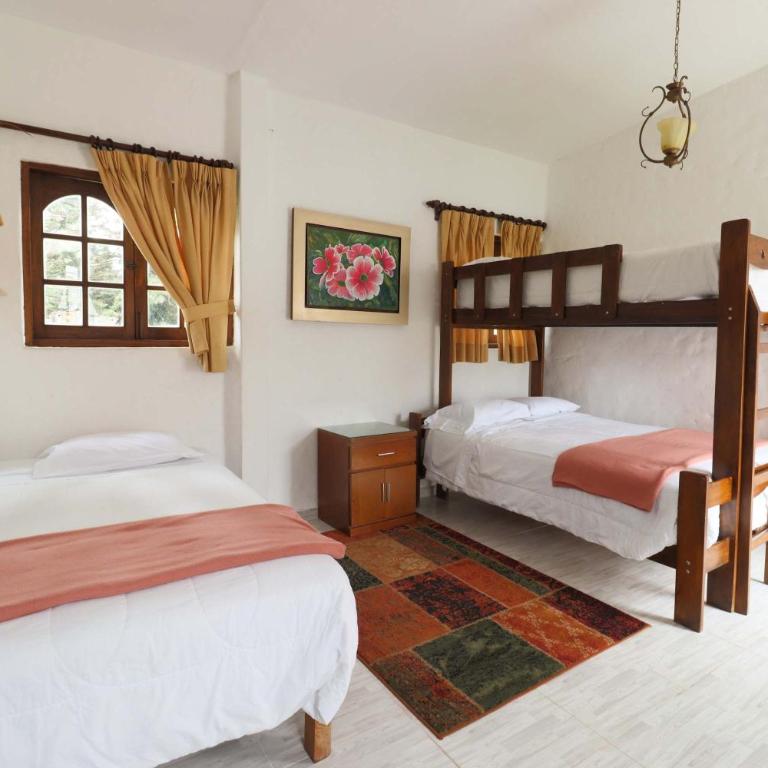 Spacious 12BR Stay with Pool BBQ in Pachacamac - Vacation Home - 68