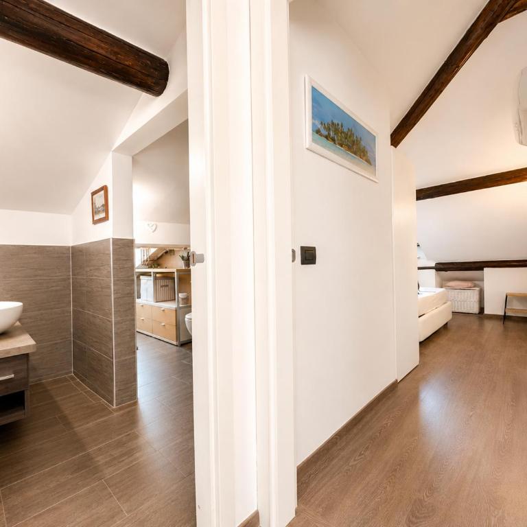 Mansarda di Design,Aria Condizionata, WiFi - Appartamento con 2 Camere da Letto - 12