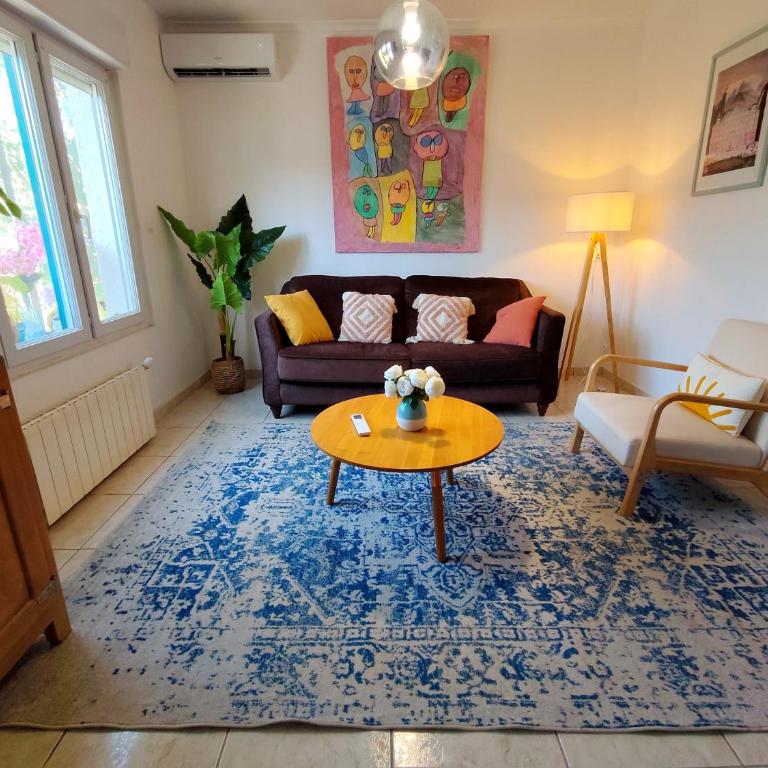 Charmante Maison T2 plein pied avec extérieur - Calme - Parking facile et gratuit, aux Arènes - Villa 1 Chambre - 4