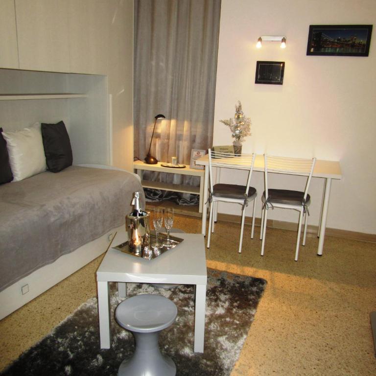 LE GEMME DI PERUGIA - alloggi in centro storico - VIA DELLA CUPA / VIA DELIZIOSA - Camera Quadrupla con Bagno Privato - 8