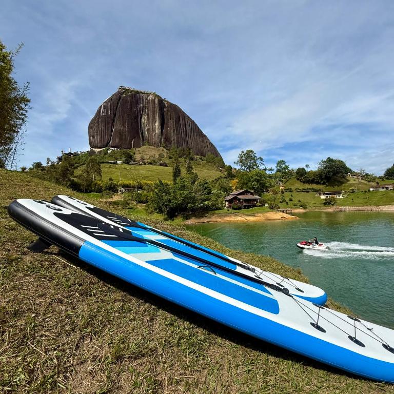 Rock View with Jacuzzi, Paddleboards and Lake - Villa - 93