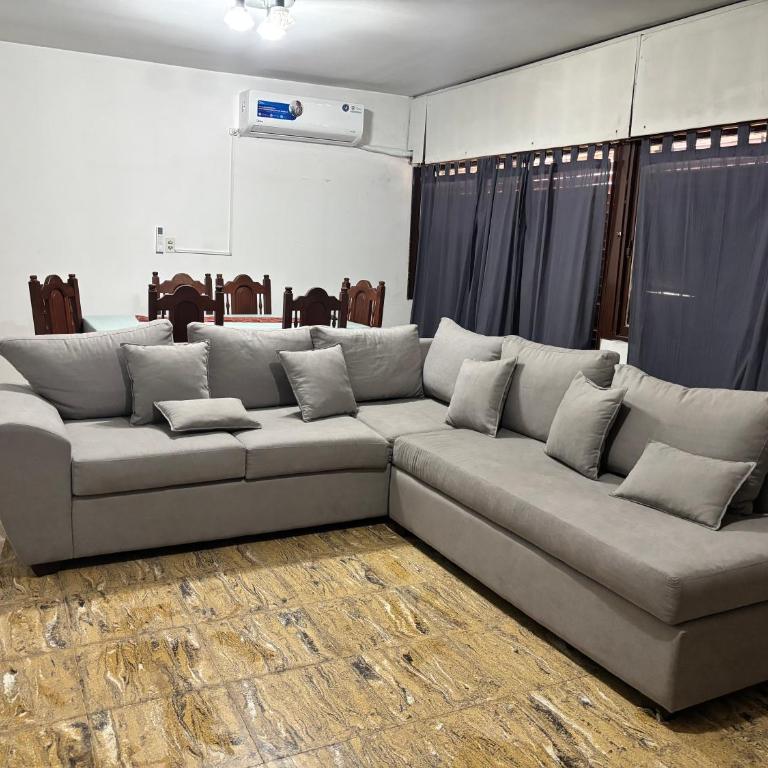 Departamento Villa Carlos Paz centrico de 3 dormitorios con calefacción y cochera incluida capacidad 7 personas - Apartamento de 3 dormitorios - 3