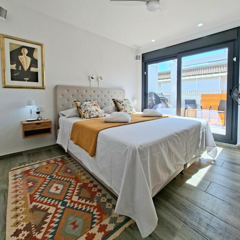 Penthouse-Pool-Jacuzzi-Gym-Sauna- Beach - Apartment with City View - 33