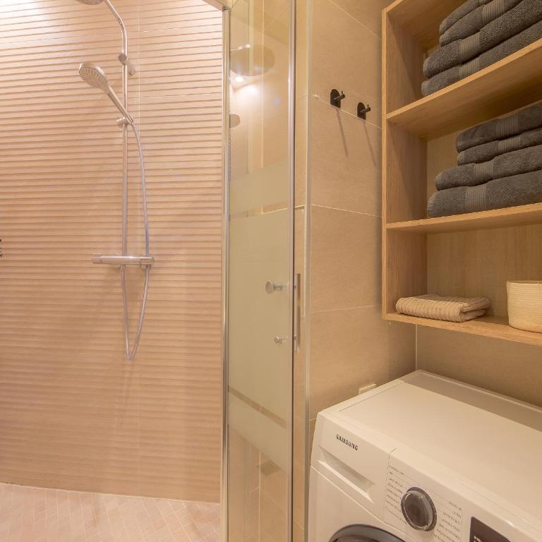 Champs Élysées 1BR Prime Location renovated - One-Bedroom Apartment - 9